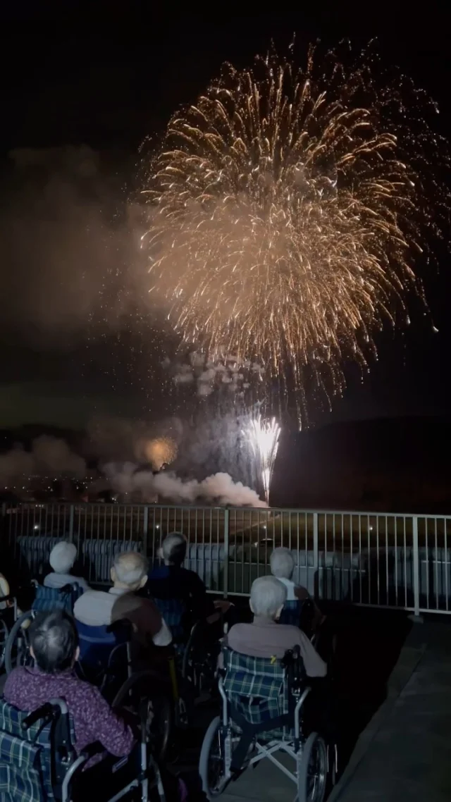 10月27日 加古川花火大会🎆さくら園屋上の特等席で花火を観ました☺️#加古川さくら園 #特別養護老人ホーム  #特養#打ち上げ花火 #花火 #加古川花火