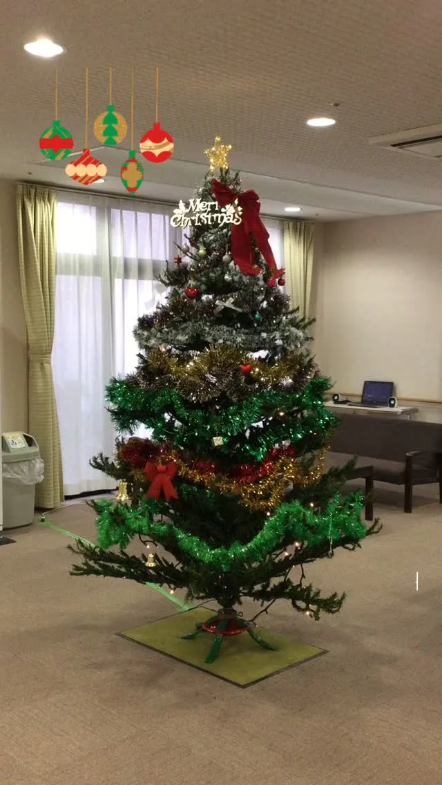#加古川さくら園 #加古川さくら園特養 #特養 #特別養護老人ホーム #デイサービス #ショートステイ 今年もこの時期がきました🎄オーナメントは、入居者様とご利用者様に飾り付けていただきます。どんなクリスマスツリーになるのか楽しみです。